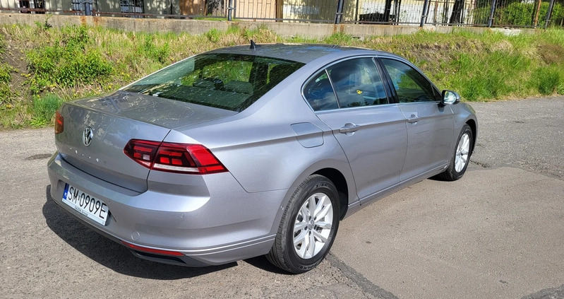 Volkswagen Passat cena 86000 przebieg: 89000, rok produkcji 2019 z Mysłowice małe 172